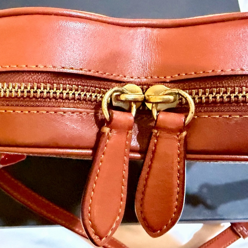 ❤️Coach-Heart Signature Monogram Canvas Crossbody Bag❤️ - Picture 10 of 13